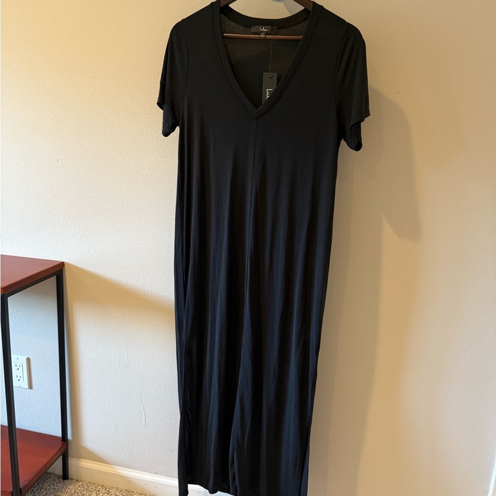 Lulu's Classic Black V-Neck Maxi Dress